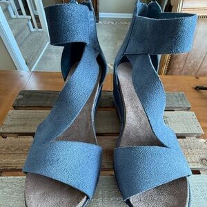 Elegant Blue Women's Sandals